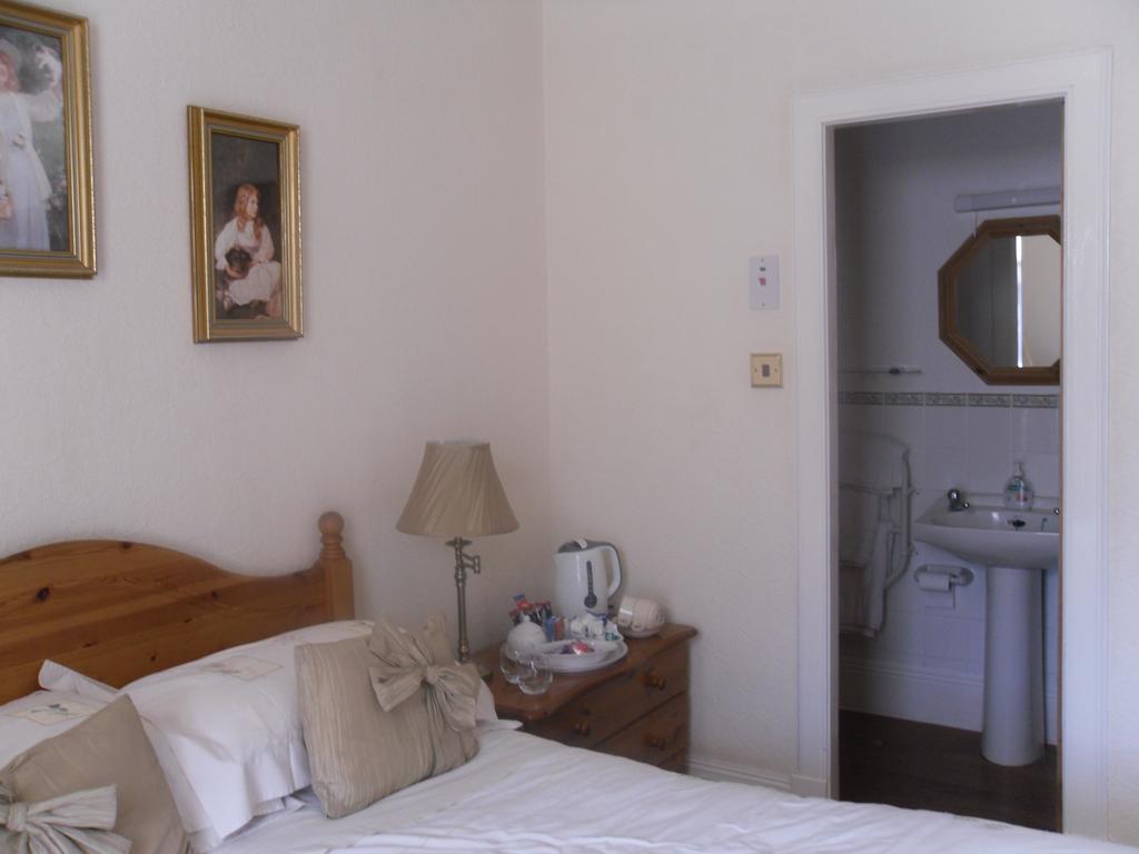 Ardfern Guest House Perth Zimmer foto